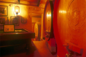 VINO & MARKETING - “MOVE YOUR MIND: CHOOSE YOUR WINE” … QUANDO IMPORTANTI GALLERIE DI GRANDI CITTA’ (DA MILANO A NAPOLI) VANNO IN CAMPAGNA NEL TERRITORIO DI MONTALCINO: D’ESTATE L’ARTE CONTEMPORANEA “SCOPRE” LA CANTINA