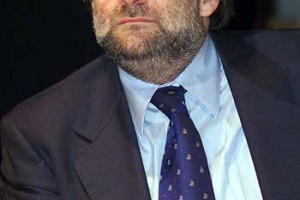 IN LIBRERIA A NOVEMBRE LA GUIDA DE AGOSTINI “IL BUON VINO 1100 ETICHETTE PER BERE BENE SPENDENDO POCO”. IL GIORNALISTA CARLO CAMBI SCEGLIE I TOP WINE DAL PREZZO ONESTO