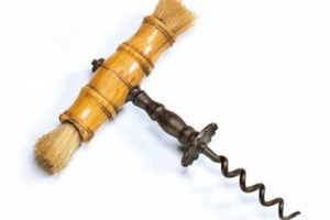 I CAVATAPPI, DAL 1600 AD OGGI, IN MOSTRA A TORINO: UN OGGETTO DI USO COMUNE NATO COME &ldquo;IMITAZIONE&rdquo; DEL CAVAPALLOTTOLE, CAPACE DI DIVENTARE UN ELEMENTO DI DESIGN ERGONOMICO REALIZZATO IN LEGHE LEGGERE HIGH TECH