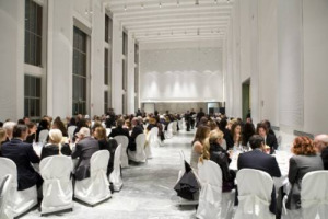 DALLA CENA SULLA PISTA DELLA DISCOTECA ALLA FORMULA “ALL YOU CAN EAT”, OVVERO “MANGIA QUANTO PUOI A PREZZO FISSO”, ECCO LE NUOVE TENDENZE DELLA RISTORAZIONE ITALIANA CHE ARRIVANO DA “SAPORE 2012” DI RIMINI. PER UN BUSINESS DA 72 MILIARDI DI EURO