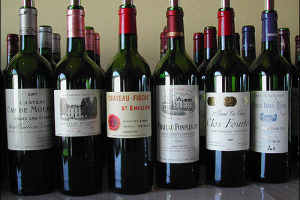 TORNA LA GUERRA DEL VINO? PROTESTANO I VITICOLTORI IN FRANCIA: "IL GOVERNO NON CI AIUTA". E DISTRUGGONO BOTTI E ROVESCIANO MIGLIAIA DI ETTOLITRI DI VINO ITALIANO