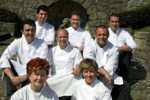 MEZZOGIORNO DI STELLE DEL “WINE & FOOD” PER AIUTARE I BAMBINI DI “MONDO X” E DELLA “CITTA’ DELLA SPERANZA”. ASSEGNI PER 263.300 EURO PER “UNA BUONA CAUSA”. L’EVENTO AD ERBUSCO (CA’ DEL BOSCO) HA MESSO INSIEME I 5 MIGLIORI CUOCHI D’ITALIA