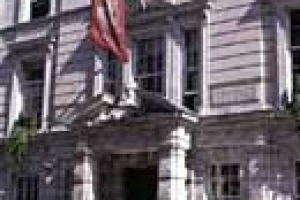 NEL 2007 LE VENDITE ALL’ASTA DI CHRISTIE’S E SOTHEBY’S SONO CRESCIUTE DEL 22% E DEL 32%, COME I PREZZI DEI VINI PROTAGONISTI DELLE ASTE (+ 39%, SECONDO L’INDICE LONDINESE LIVE-EX 100). SOLO IL PETROLIO HA FATTO DI MEGLIO …