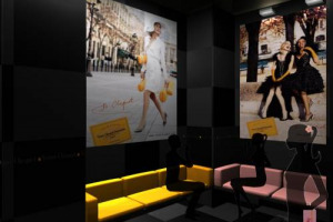 I GRANDI MARCHI MONDIALI DEL VINO PUNTANO SEMPRE PIÙ AD UNA COMMISTIONE TRA VINO, ARTE, MODA E DESIGN PER CATTURARE SEMPRE PIÙ AMPIE FASCE DI PUBBLICO: DI SCENA A MILANO LA CLIQUOT BOUTIQUE