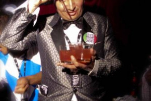 IL COCKTAIL A PROVA DI PALLONCINO PIU’ BUONO D’ITALIA? E’ L’“ELBA DREAM” DEL BARMAN ANDREA FRANCARDI: POCO ALCOL E TANTA FRUTTA PER CONQUISTARE “ELBA DRINK”, IL PIU’ GRANDE CONCORSO D’ITALIA PER BARMAN PROFESSIONISTI