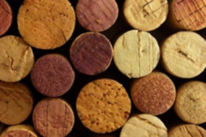 Il tappo in alluminio non &egrave; &egrave; pi&ugrave; tab&ugrave; nel Belpaese, ma per il vino l&rsquo;84% preferisce il sughero &ldquo;per proteggere la qualit&agrave; del vino&rdquo;. A dirlo una ricerca di Astraricerche per organizzazioni di categorie e aziende leader dei produttori di sughero