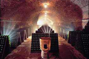 &#8220;LE GRANDI TAVOLE DEL MONDO&#8221;: TUTTE LE STELLE DELLA CUCINA A CANELLI PER VALORIZZARE I VINI CONTRATTO. IL PROSSIMO EVENTO L'11 GENNAIO CON PAUL BOCUSE