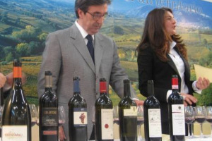 AGLI ENOLOGI MICHEL ROLLAND E RICCARDO COTARELLA, A VITTORIO MORETTI (TERRA MORETTI: BELLAVISTA, PETRA, CONTADI CASTALDI) E ALLA PRESTIGIOSA CANTINA DEL SUD AFRICA, MEERLUST ESTATE: IL PREMIO INTERNAZIONALE VINITALY 2007