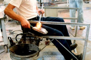 SE IN TOSCANA SI &ldquo;ROTTAMANO&rdquo; ANCHE I CALICI DI VINO: CON &ldquo;RCR TASTE THE QUALITY&rdquo;, VERA E PROPRIA ROTTAMAZIONE DEI BICCHIERI PER PERMETTERE AGLI OPERATORI DI AGGIORNARE IL PROPRIO &ldquo;PARCO MACCHINE&rdquo;, NEL PROGETTO &ldquo;VETRINA TOSCANA&rdquo; DELLA REGIONE TOSCANA