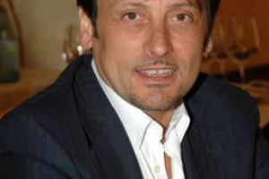 Dal blocco permanente delle piante di vite in Puglia all’import a dazio zero dell’olio tunisino in Europa: il “j’accuse” di Dario Stéfano contro le decisioni “di natura arcigna” della Commissione Europea, in difesa dell’agricoltura pugliese