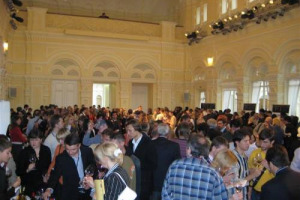 VINO & MERCATO - FEDERAZIONE RUSSA, UN MERCATO MOLTO PROMETTENTE… “IL CONSUMATORE DI VINO IN RUSSIA È GIOVANE CON UN REDDITO MEDIO-ALTO O ALTO, CHE VIAGGIA ED È ATTENTO ALLE MODE E ALLE TENDENZE”