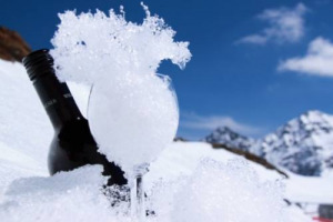 IL VINO SCALA LE VETTE D&rsquo;EUROPA: A &ldquo;FIRN WEIN&rdquo;, IL 21 MARZO, SI ASSAGGIANO VINI AUSTRIACI (E L&rsquo;ITALIANISSIMO PROSECCO) A 3.440 METRI. E LE DEGUSTAZIONI D&rsquo;ALTA QUOTA PROSEGUONO NEI GIORNI SUCCESSIVI ...