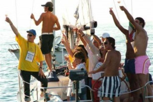 PER UNA NUOVA CULTURA DEL VINO E DEL MARE “BACCO IN BARCA A VELA 3” IL 28 LUGLIO. VINO AL LARGO DI VINO CON SOMMELIER A BORDO