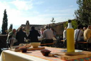 Vino, olio, benessere, mercatini tipici: l’intreccio fra stile di vita italiano cultura e paesaggio, secondo Cna Turismo, si traduce in previsioni di crescita economica (+10,3%) e di presenze (+1,7%) per i ponti di Ognissanti e dell’Immacolata