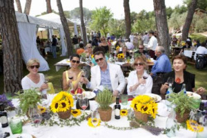 CITT&Agrave; DEL VINO: &ldquo;IL TURISMO ENO-GASTRONOMICO IN ITALIA NON GODE DI ATTENZIONE DA PARTE DEL GOVERNO ... IL SETTORE HA, INVECE, NUMERI IMPORTANTI PER USCIRE DA CRISI&rdquo;. CITT&Agrave; DEL VINO-CENSIS: ECCO IL &ldquo;BORSINO&rdquo; DELL&rsquo;ITALIA ENO-GASTRONOMICA