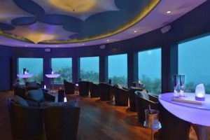 IL POSTO PIU&rsquo; STRANO DOVE FARLO &hellip; BERE IL VINO. ECCO LA TOP TEN DEI LUOGHI AL MONDO PIU&rsquo; BIZZARRI DOVE DEGUSTARE IL NETTARE DI BACCO. A STILARLA UNA DELLE RIVISTE DI VINO PIU&rsquo; POPOLARI IN USA: WINE ENTHUSIAST