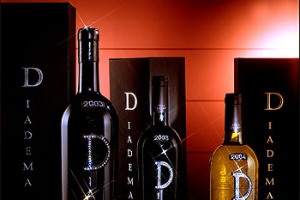 VINO & LUSSO - ECCO “DIADEMA DIAMANTE” LA BOTTIGLIA PIU’ PREZIOSA AL MONDO CON 180 DIAMANTI PER UN VALORE DI 5,2 CARATI. LA PROPONE ALBERTO GIANNOTTI (VILLA OLMO DI IMPRUNETA, FIRENZE) FAMOSO NEL MONDO PER AVER REALIZZATO PRODOTTI LUSSUOSI PER VIP