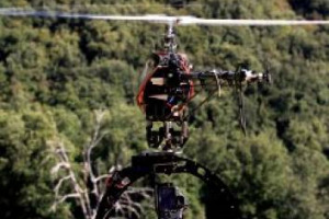 VIGNA ED INNOVAZIONE: LA TECNOLOGIA NON RIGUARDA PIU&rsquo; SOLO IL LAVORO, MA ANCHE IL MARKETING E LA PROMOZIONE, UN CAMPO IN CUI A VINCERE SONO LE IDEE. COME GLI &ldquo;AERAL HD VIDEO&rdquo; DEI &ldquo;DRONI&rdquo; DI LUCA BIAGIOTTI SULLE VIGNE DEL CHIANTI E DEL BRUNELLO