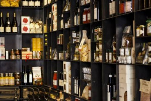 L&rsquo;ALIMENTARE VALE IL DOPPIO DELL&rsquo;AUTO: LE ESPORTAZIONI NEL 2012 HANNO RAGGIUNTO ILR ECORD DI SEMPRE, A QUOTA 31,8 MILIARDI DI EURO (+5,4% SUL 2011), COME SVELA L&rsquo;ANALISI COLDIRETTI SUI DATI DEL COMMERCIO ESTERO. E IL VINO VALE 4,5 MILIARDI