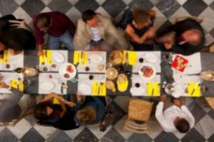 Inchiesta WineNews - Enoteche alla riscossa: dopo anni in chiaroscuro ripartono i consumi in Italia, e si riscopre il fascino d&rsquo;antan di bere e comprare vino nei luoghi di culto. Andrea Terraneo (Vinarius): &ldquo;sull&rsquo;anno crescita di vendite fino al 5%&rdquo;