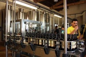 NEGLI USA LA ATTB - ALCOHOL & TOBACCO TAX & TRADE BUREAU PROPONE DI RIVOLUZIONARE LE ETICHETTE DELLE BOTTIGLIE DI VINO. COME? CON L&rsquo;OBBLIGO DI MENZIONARE ALLERGENI E VALORE NUTRITIVO. E LO SPAZIO PER DENOMINAZIONI E VIGNETO SI FA PIU&rsquo; PICCOLO