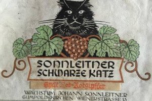 282.000 etichette di vino autentiche saranno ora a disposizione dei visitatori del Museo del Vino di Barolo: inaugurata il 19 marzo, l&rsquo;esposizione della collezione donata dai coniugi Baroni Urbani racconta il vino di 104 diversi Paesi produttori