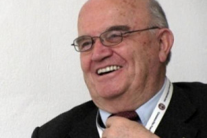 &ldquo;IO E BRUNELLO, SEMPRE INSIEME MA IN MODO DIVERSO&rdquo;: IL CAVALIER EZIO RIVELLA, UNO DEI PROTAGONISTI ASSOLUTI DEL VINO ITALIANO E MONDIALE, LASCIA LA PRESIDENZA DEL CONSORZIO DEL BRUNELLO DI MONTALCINO (MA RESTA NEL CDA) &ldquo;PER MOTIVI PERSONALI&rdquo;