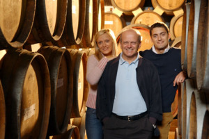 ARRIVA IL PROGETTO “PRIME UVE”, UN’ESCLUSIVA ACQUAVITE D’UVA … GRANDI VINI PER GRANDI DISTILLATI: ITALO MASCHIO INCONTRA FRANCESCA PLANETA, MARCO CAPRAI, ELIO ALTARE, GIANNI MASCIARELLI, GIACOMO RALLO E BRUNO DE CONCILIIS, IL 14 NOVEMBRE A MILANO