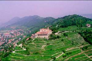 La Franciacorta: tra torri medievali e ville patrizie a degustare le "nobili bollicine"