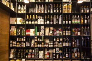 IL COMMERCIO ENOICO MONDIALE, NEL 2020, DIPENDERA&rsquo; SEMPRE DI PIU&rsquo; DALLE VENDITE ON LINE E NELLA GDO, A SCAPITO DI BAR, RISTORANTI ED ENOTECHE. E&rsquo; LA PREVISIONE DEL REPORT &ldquo;DISTRIBUTION IN THE WORLD AND EXPECTED CHANGES BY 2020&rdquo; BY &ldquo;WINE INTELLIGENCE&rdquo;