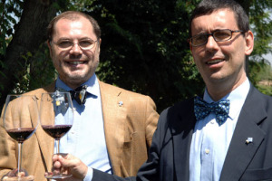Ecco i 100 migliori vini d&rsquo;Italia, nella &ldquo;Top Hundred&rdquo; del Golosario firmata da Paolo Massobrio e Marco Gatti: netta affermazione di Piemonte, Toscana, Veneto e Lombardia, ma sono tante le novit&agrave;, specie nelle Marche e in Sicilia