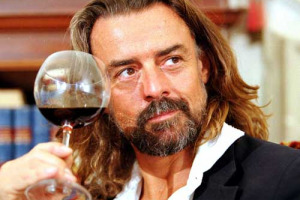 PITTI UOMO: DEGUSTAZIONE DI PRESTIGIOSE ETICHETTE. TESTIMONIAL D’ECCEZIONE GELASIO GAETANI LOVATELLI D’ARAGONA, CHE LAVORA A UN FILM SUL GRANDE VINO ITALIANO. “VORREI COME ATTORI ANTINORI, TASCA D’ALMERITA, GUERRIERI GONZAGA, VISCONTI DI MODRONE …”