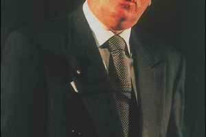 BIANCHI A CINQUE STELLE, MA ANCHE ROSSI BRILLANO: COSI’ PARLANO GLI ENOLOGI. 2004 SARA' MILLESIMO “DA RICORDARE”. RIPARTE L’EXPORT. L'ICE SPIEGA: “VALORI IN CRESCITA DEL 5% E VOLUMI DEL 10%”