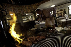 SALARE A RIDOSSO DELLA COTTURA, NON INFILZARE, NIENTE PAURA A GIRARE PIÙ VOLTE LA CARNE: TRA SEGRETI E MITI DA SFATARE, ECCO I CONSIGLI “GASTRO-SCIENTIFICI” DEL “CENTRO DI RICERCA E SVILUPPO WHIRPOOL” PER IL BARBECUE PERFETTO NELLA SUA STAGIONE CULT