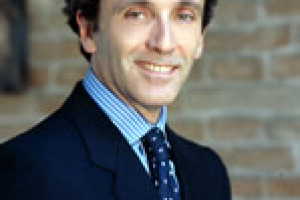 VITTORIO GRILLI, DIRETTORE DEL MINISTERO DELL'ECONOMIA, IN UN PIACEVOLE SCRITTO, SPIEGA CHE "IN FONDO DI FRONTE AD UN BUON BICCHIERE DI VINO, PENSO CHE IL DIVERTIMENTO SIA UGUALE PER TUTTI, INDIPENDENTEMENTE DALLA QUALITA' DEL PROPRIO NASO"