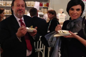 “La pausa pranzo è importantissima e non va saltata soprattutto perché serve a staccare la spina. Vanno privilegiati i piatti unici con prevalenza di farinacei”. Lo afferma il nutrizionista Pietro Antonio Migliaccio e Aidepi concorda