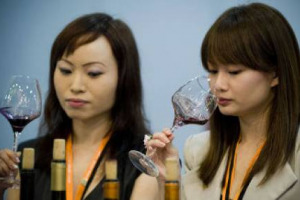VINITALY &ldquo;ABBRACCIA&rdquo; HONG KONG: ACCORDO TRA VERONAFIERE E HONG KONG TRADE DEVELOPMENT COUNCIL (CHE ORGANIZZA L&rsquo;INTERNATIONAL WINE & SPIRITS FAIR, EVENTO TOP NEL CONTINENTE ASIATICO) PER PARTNERSHIP PER LA PROMOZIONE DEL VINO ITALIANO IN ASIA