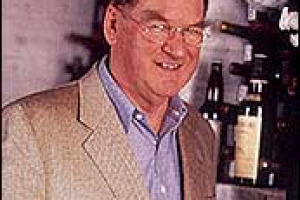 VINITALY 2008 (VERONA, 3/7 APRILE): SARA’ IL GURU DELL’ENOLOGIA MONDIALE HUGH JOHNSON A TENERE A BATTESIMO LA GRANDE ITALIA DEL VINO “MADE IN CONFAGRICOLTURA”