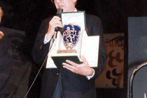 E' JOHN MARIANI (PROPRIETARIO DELLA CASTELLO BANFI DI MONTALCINO) L' "UOMO DELL'ANNO" ITALOAMERICANO