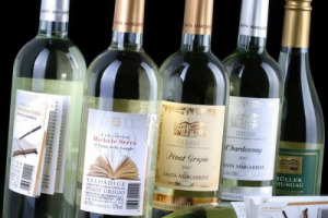 ARRIVA L’ESTATE, LE GIORNATE SI ALLUNGANO E DAVANTI AD UN CALICE DI VINO CRESCE L’ISPIRAZIONE POETICA: APPROFITTATENE! TORNA “LETTI IN UN SORSO”, L’ORIGINALE CONCORSO LETTERARIO TUTTO DEDICATO AL MONDO DEL DIO BACCO ORGANIZZATO DA SANTA MARGHERITA