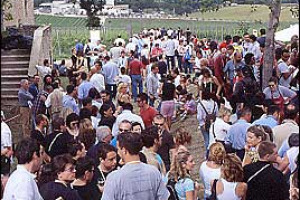 &ldquo;VERSATILIT&Agrave;&rdquo;, &Egrave; LA CHIAVE PER INTERPRETARE GLI SCENARI FUTURI DEL VINO, COME LO &Egrave; STATO &ldquo;TERRITORIO&rdquo; NEGLI ULTIMI ANNI? NE HANNO DISCUSSO ESPERTI NEL &ldquo;FOCUS GROUP&rdquo; DI SCENA A CONTADI CASTALDI. LA COMUNICAZIONE DI WINENEWS