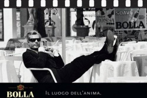 BOLLA SUL &ldquo;RED CARPET&rdquo;: LA STORICA CANTINA DEL GRUPPO ITALIANO VINI ALLA MOSTRA DEL CINEMA DI VENEZIA (29 AGOSTO - 8 SETTEMBRE) CON UN &ldquo;FILM&rdquo; ISPIRATO AI BRINDISI CON IL SUO SOAVE, DI MASTROIANNI, FELLINI E SOFIA LOREN NEGLI ANNI DELLA DOLCE VITA