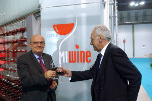 “BATTEZZATA” CON IL VINO DEL PRESIDENTE - UN MOSCATO ROSA DEDICATO A CARLO AZEGLIO CIAMPI -L’EDIZIONE n. 2 DEL MIWINE (MILANO, DAL 12 AL 14 GIUGNO), RASSEGNA INTERNAZIONALE DELL’ENOLOGIA RIVOLTA ESCLUSIVAMENTE AD UN TARGET DI PROFESSIONISTI