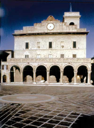 Il Palazzo Comunale di Montefalco