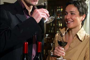 AL VIA IL SALONE DEL NOVELLO (5 NOVEMBRE): E’ L’ULTIMA VOLTA A VICENZA (DAL 2008, SARA’ A VERONA). UNA NOVITA’ CON QUALCHE STRASCICO POLEMICO. -10% LA PRODUZIONE DI NOVELLO 2007 PER COLPA DI UNA VENDEMMIA PARTICOLARMENTE POVERA. IL LEADER E’ CAVIT