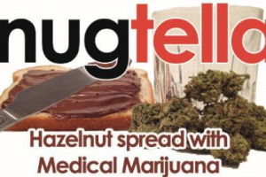 NUTELLA? QUASI. SI CHIAMA “NUGTELLA”, RICORDA IN TUTTO E PER TUTTO LA CELEBRE CREMA DI CACAO E NOCCIOLE, MA HA UN INGREDIENTE IN PIÙ, LA MARIJUANA (“NUG”, APPUNTO). SI TROVA SOLAMENTE IN CALIFORNIA, E PER ACQUISTARLA SERVE LA TESSERA SANITARIA ...