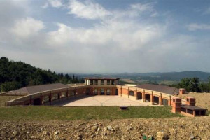 IL FENOMENO DELLE “CANTINE D’AUTORE” ARRIVA ANCHE NEL CUORE DEL CHIANTI CLASSICO: AL DEBUTTO LA CANTINA DEL CASTELLO DI FONTERUTOLI, FIRMATA DA AGNESE MAZZEI, CHE PRESTO FIRMERA’ ANCHE QUELLA DELLA TENUTA SAN GUIDO (SASSICAIA)