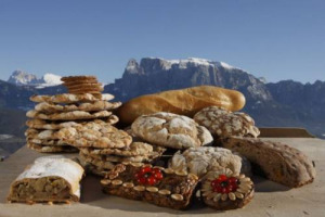 Il “vetusto” pane quotidiano piace ancora, ma solo se artigianale, con materie prime selezionate ed alternative, senza allergeni e a chilometro zero. E si consuma sempre più fuori casa. A dirlo una ricerca Cerved per Aibi