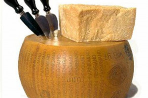 SE IL WEB DIVENTA LA TAVOLA CHE UNISCE GLI ITALIANI: ECCO LA “PARMIGIANO REGGIANO NIGHT”, PRIMA CENA 2.0 A BASE DI PARMIGIANO REGGIANO. PROMOSSA DAL CONSORZIO DI TUTELA (27 OTTOBRE) PER CUI TUTTI POSSONO CUCINARE (ANCHE MASSIMO BOTTURA) CON UN CLICK