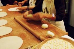 “Hai più pensato a quel progetto di esportare la piadina romagnola?”, cantava nel 1995 Samuele Bersani nella sua canzone “Freak”. E ora il Ministero delle Politiche Agricole ha avviato l’iter per la “Piadina Romagnola - Piada Romagnola Igp”